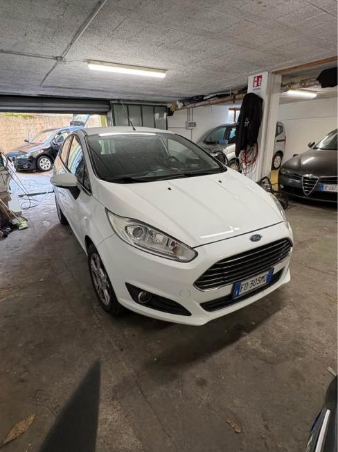 2016 Ford fiesta