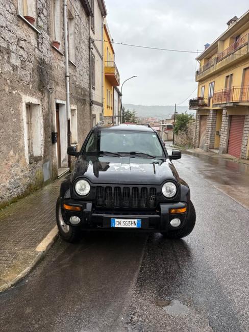 2005 Jeep cherokee